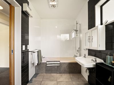 A / 18 Brighton Road, Green Island