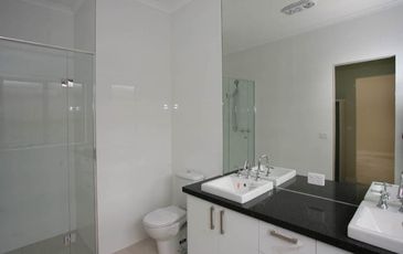 2 / 138 Greaves Road, Narre Warren South