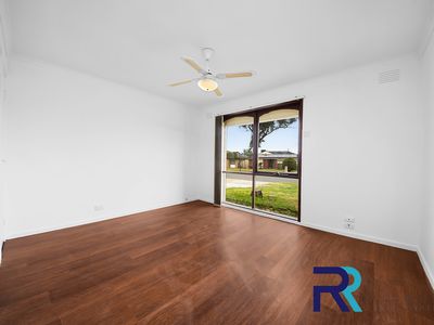 12 Campaspe Crescent, Brookfield