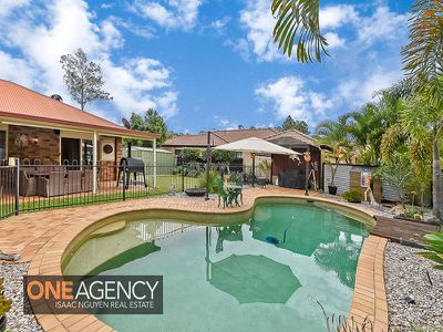 42 Glasshouse Cr, Forest Lake