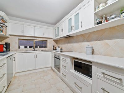 10W / 16 Kings Park Avenue, Crawley