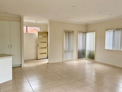 2 / 7 Deborah Street, Werribee