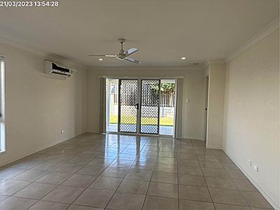 25 Oxbow Crescent, Lawnton