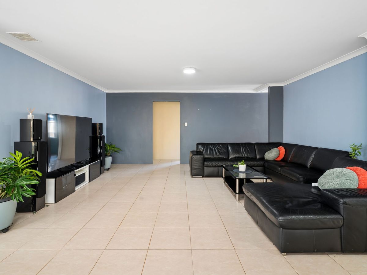 56 Cheltenham Loop, Bertram