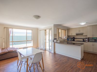 16 Dunheved Circle, Dubbo