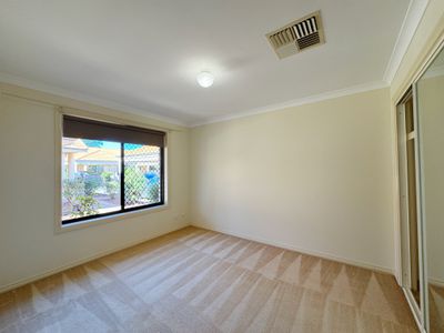 8 / 10 Great Eastern Highway, Somerville