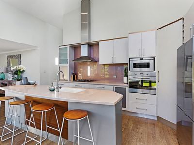 52 The Southern Parkway, Forster