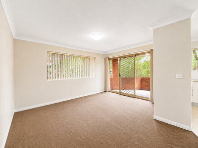 4 / 4 Railway Parade, Westmead