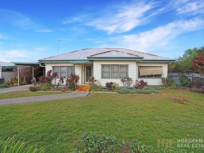 7 Tena Avenue, Horsham