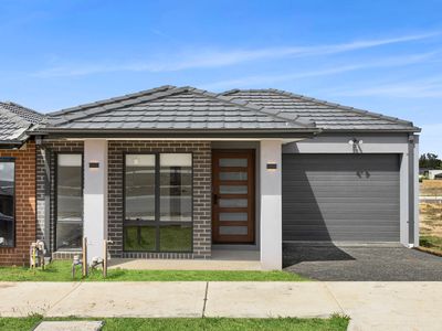 27 Craft Street, Officer