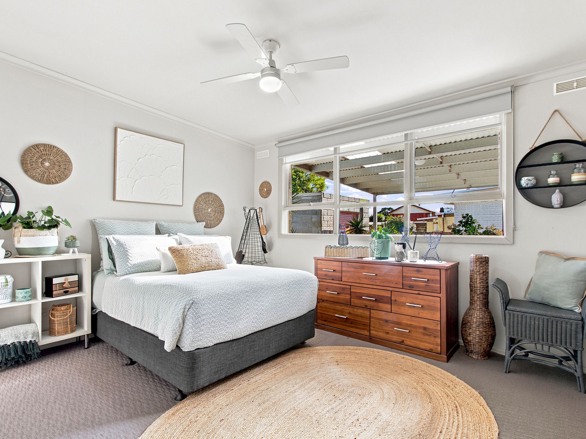 13 Weir Street, Sale