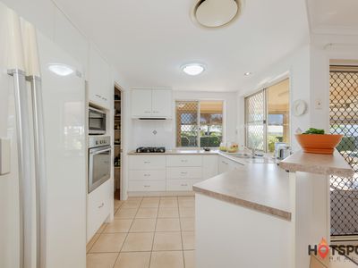 6 Tide Court, Burnett Heads