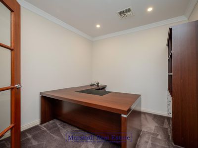 8 Newgain Cres, Carramar