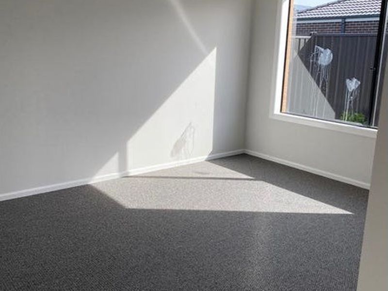 15 Emblem Street, Tarneit