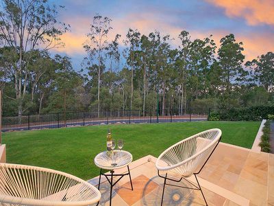 27 The Crescent, Underwood