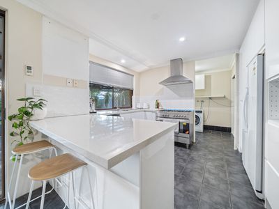 24 Hackettiana Avenue, South Lake