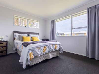 2 Robert McKeen Street, Otaki Beach