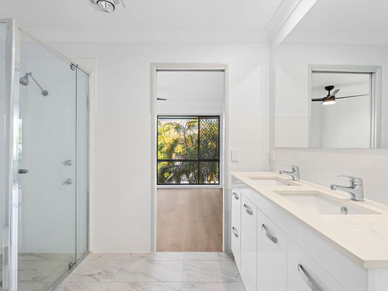 2 / 8 Mariners Crescent, Banora Point