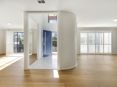 8 / 113 Mortimer Lewis Drive, Greenway