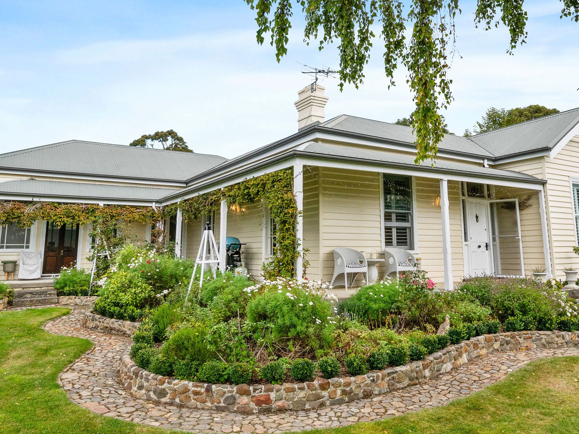 15 Woodbridge Hill Road, Woodbridge