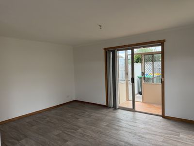 2 / 13 Jenner Street, Wynyard