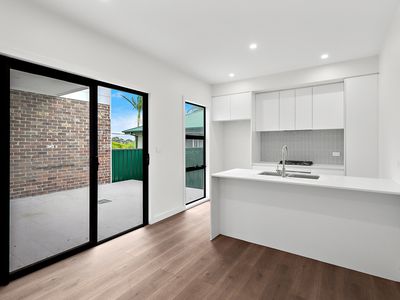 2 / 19 King Street, Lake Illawarra