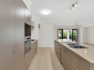 12 Sandridge Way, Smithfield
