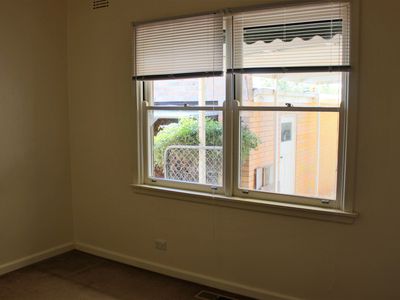 8 Araluen Parade, Belmont