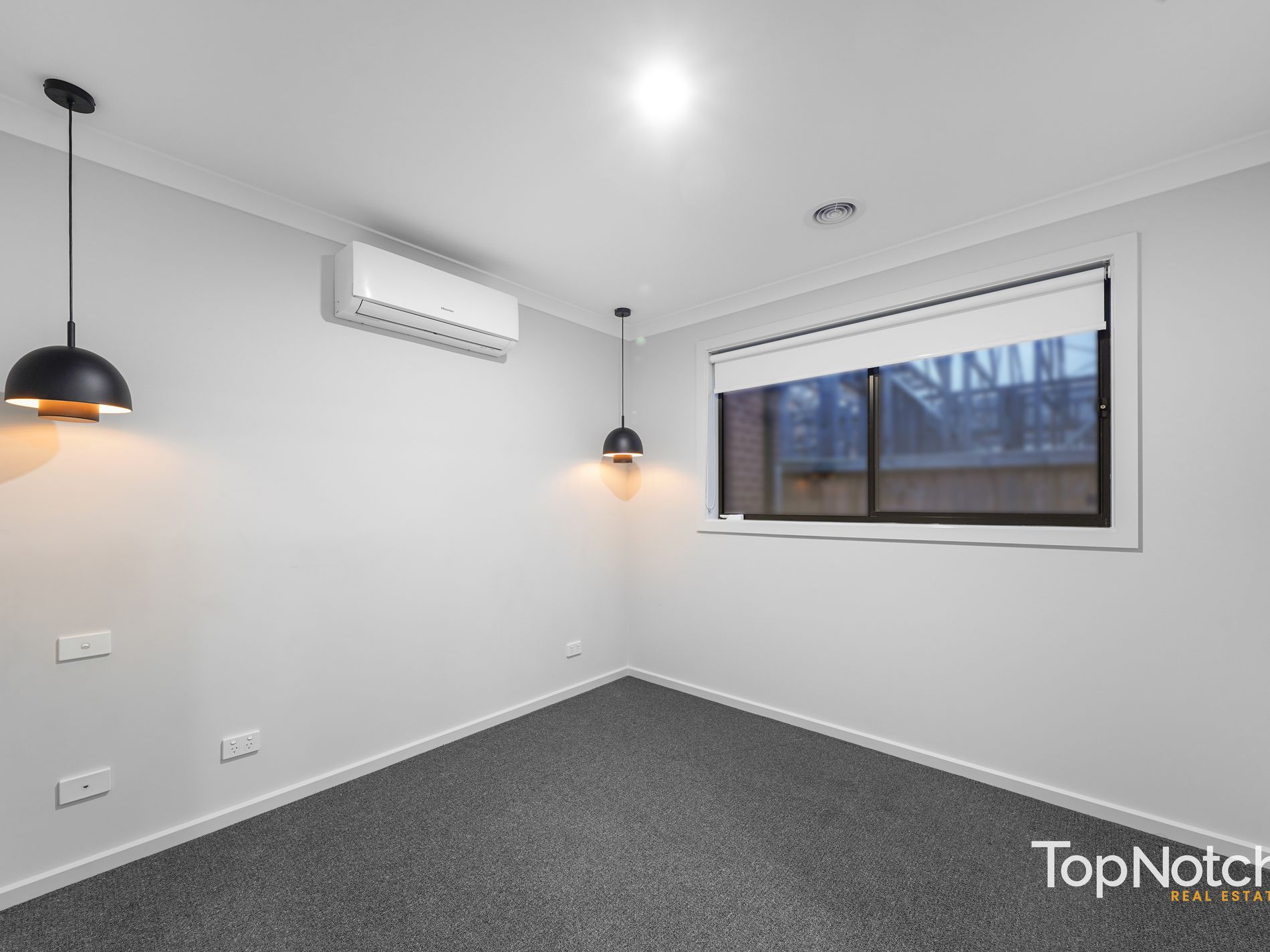 7 Platypus Chase, Beveridge