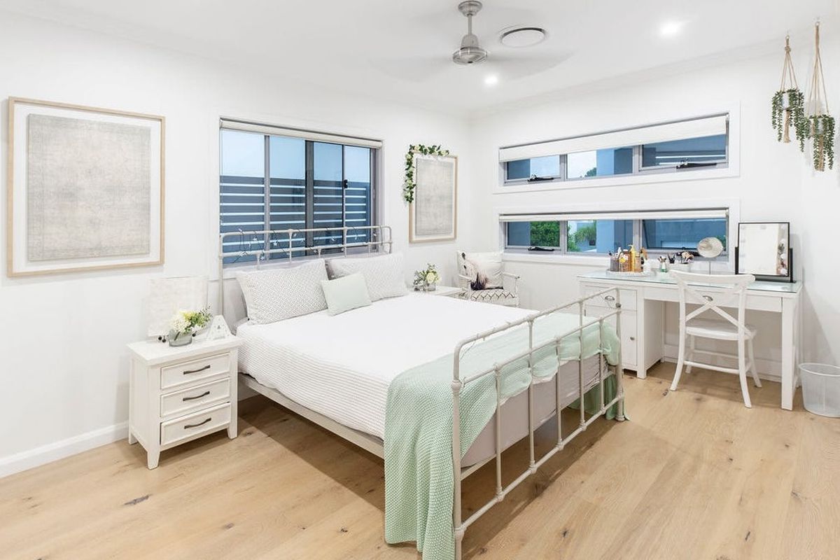 18 Onshore Place, Helensvale