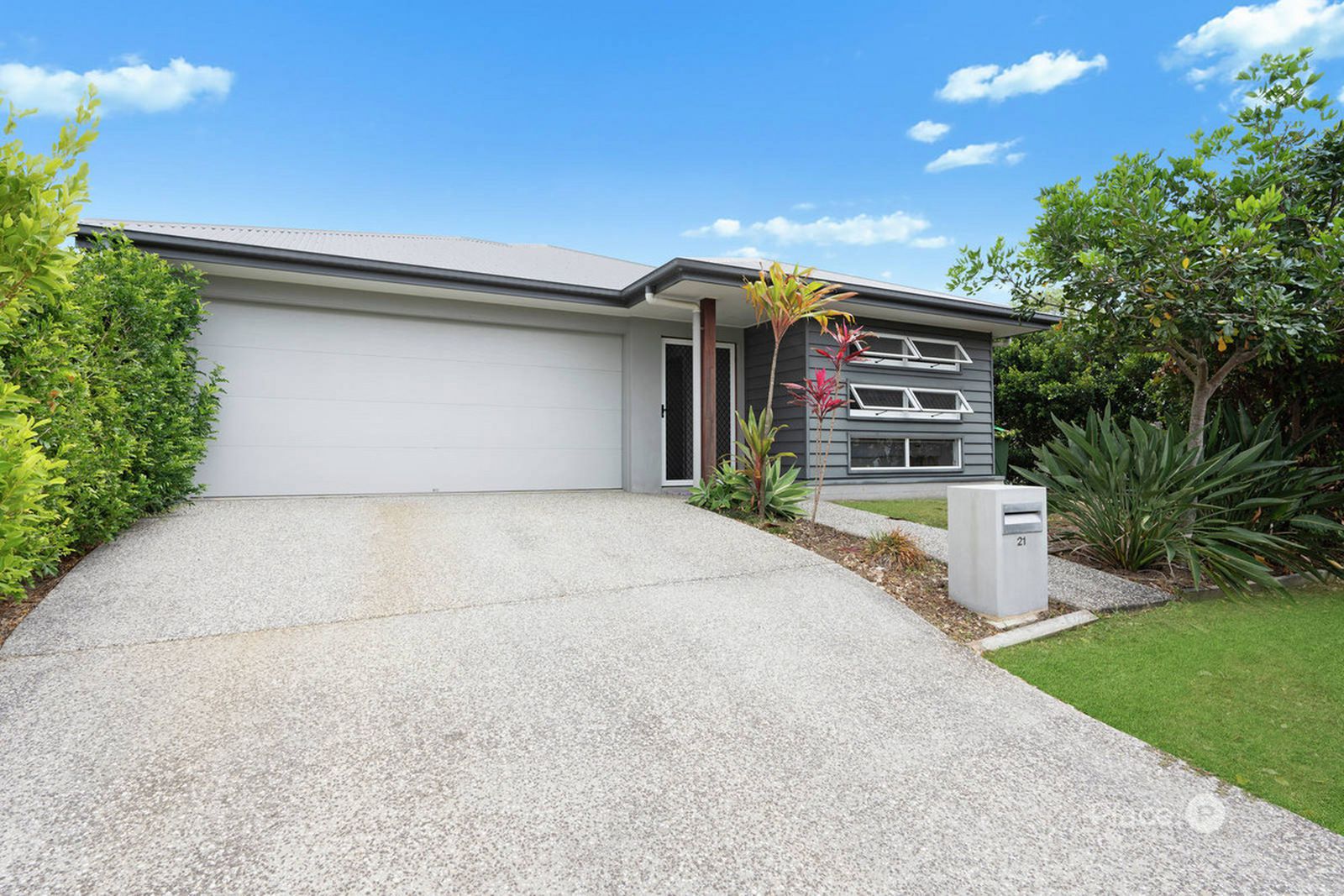 Photo 2 of 10, 21 Godwit Place, Peregian Springs
