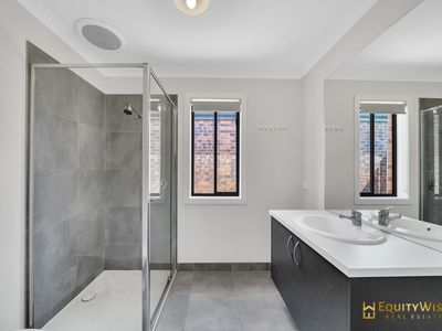 8 Pankina Road, Mambourin