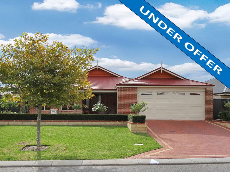 17 Octagon Gardens, Aveley