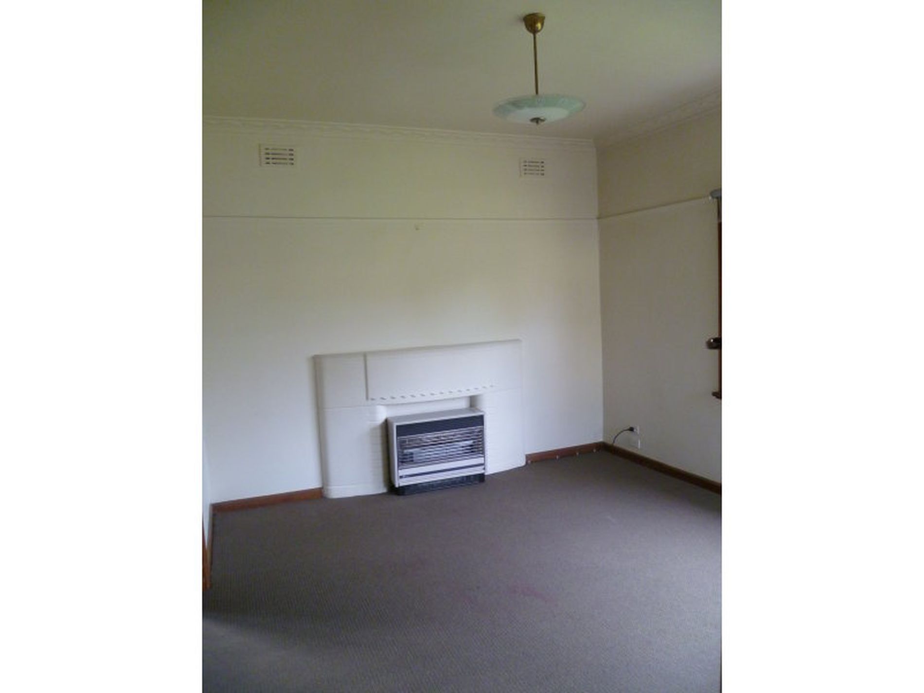 365 Autumn Street, Newtown