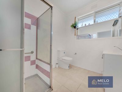 9 Riviera Road, Avondale Heights