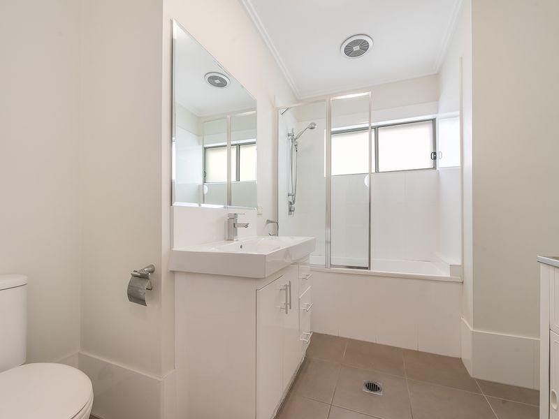 4 / 320 Wynnum Road, Norman Park