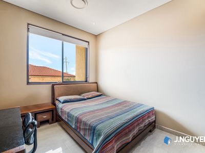 40 Oxford Street, Smithfield