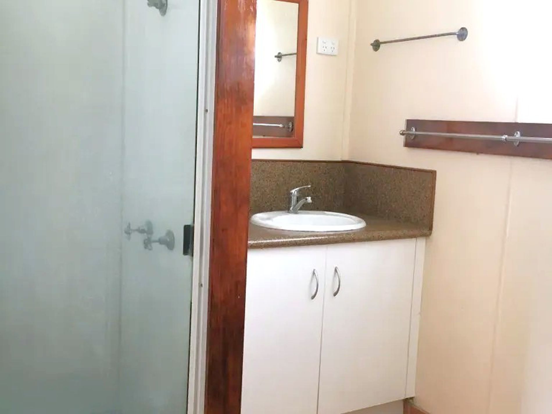 1 / 14 Tolchers Lane, Marian