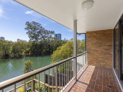 1 / 13 Royal Palm Court, Southport