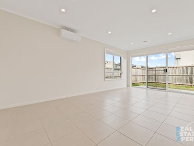 7 Freiberger Grove, Clyde North