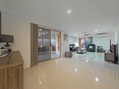 6 Colvin Court, Wakerley