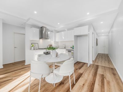 a309 / 18 Carlingford Road, Epping