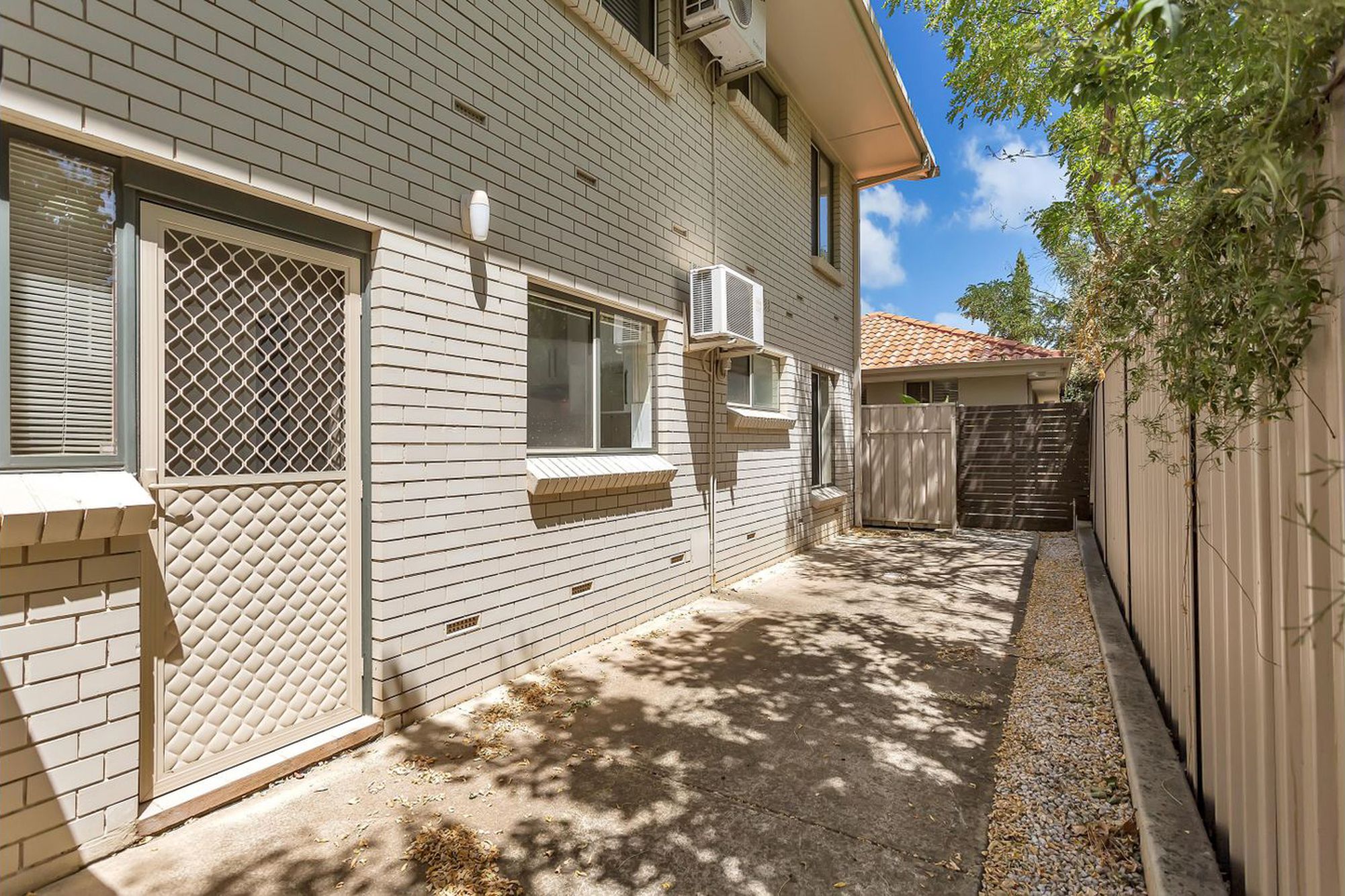 9 / 7-9 L'Estrange Street, Glenside