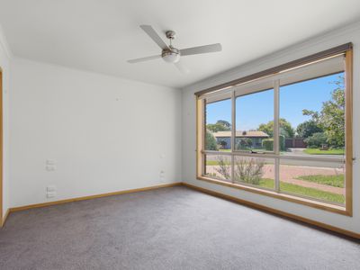 4 Victoria Close, Sale