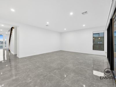 10 Sandalwood Crescent, Clyde North
