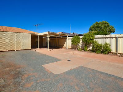 4 Yanderra Crescent, South Hedland