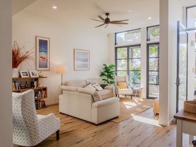 2 Sunset Avenue, Paradise Point