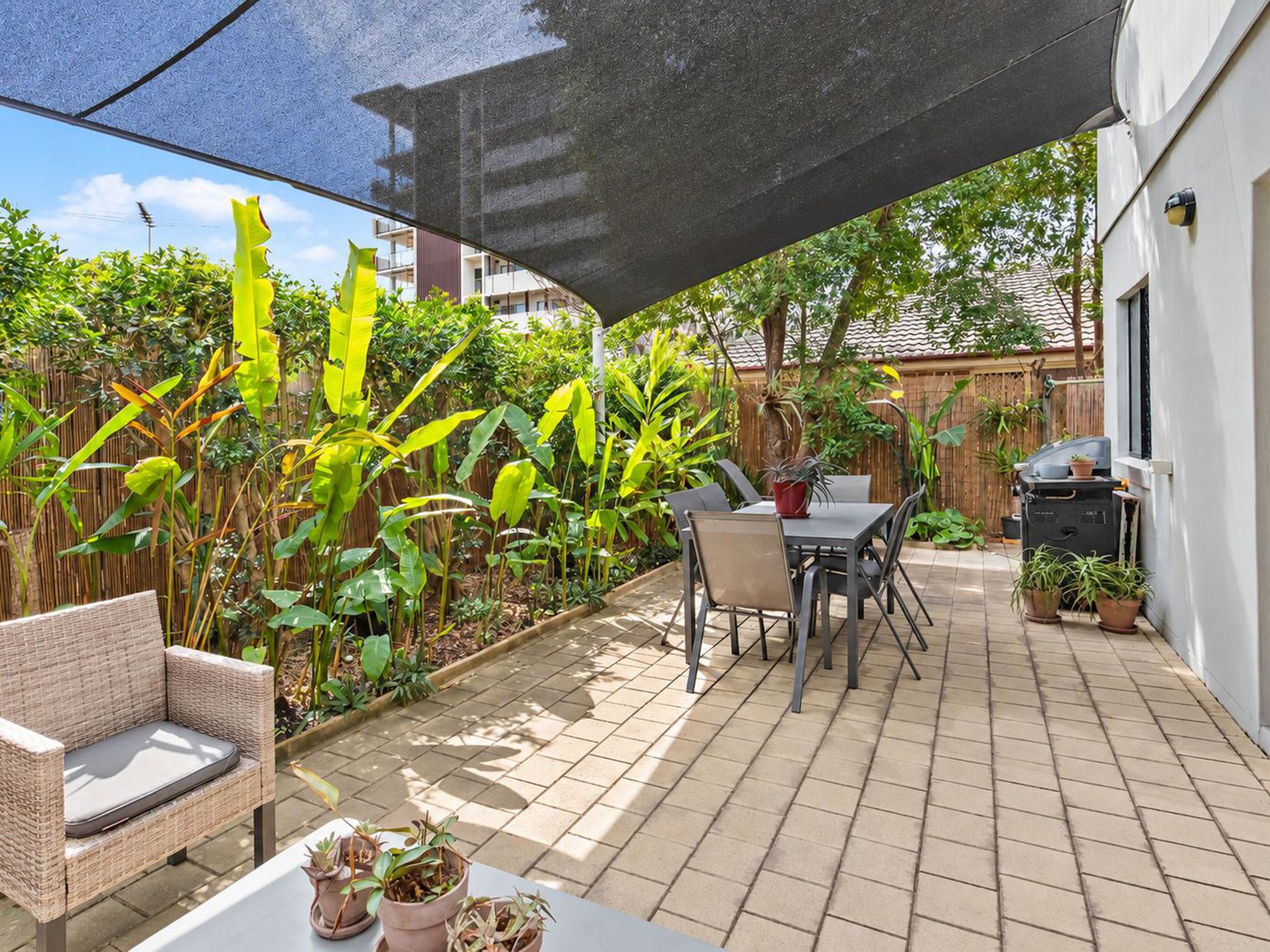 2 / 27 Latham Street, Chermside