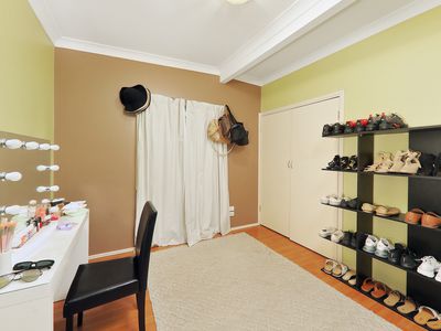 53 Southgate Drive, Woodridge