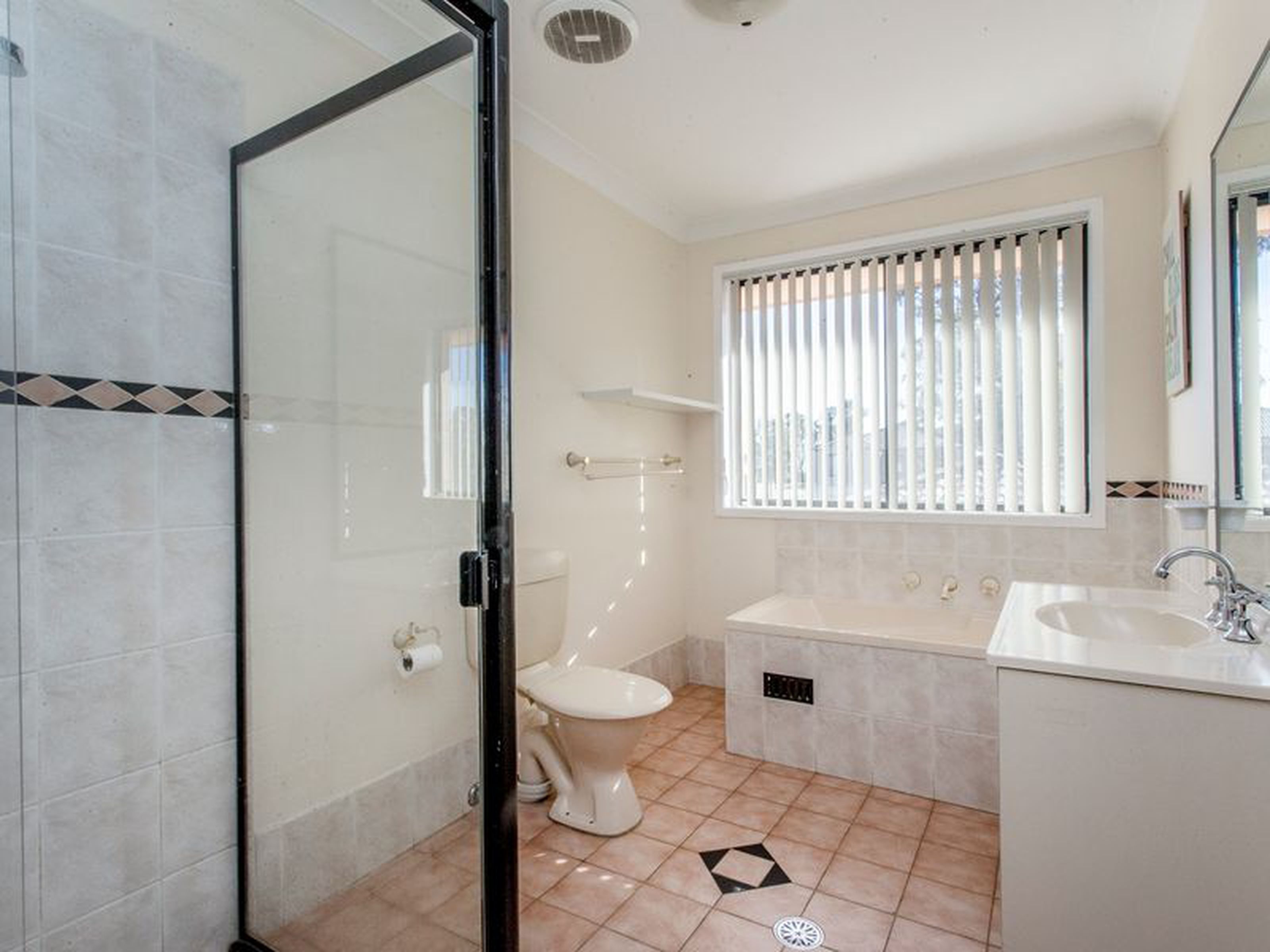 3 Bronte Way, GLENMORE PARK